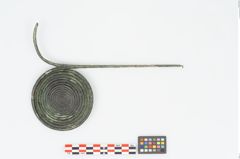 Foto von Bronzedoppelspiralnadel (NHMW-PRAE-035769)